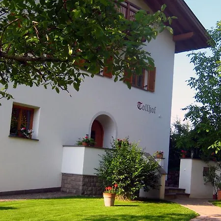 Tollhof Больцано