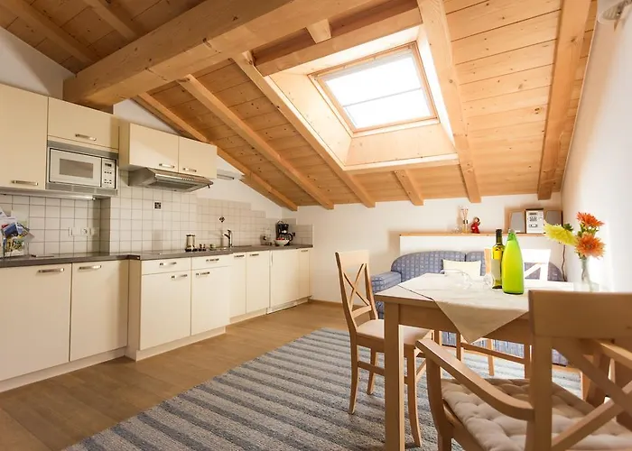 图尔霍夫农家乐 *