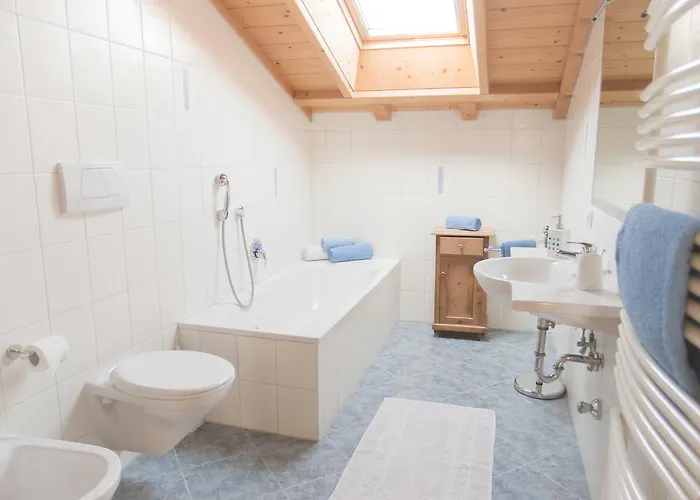 图尔霍夫农家乐 *